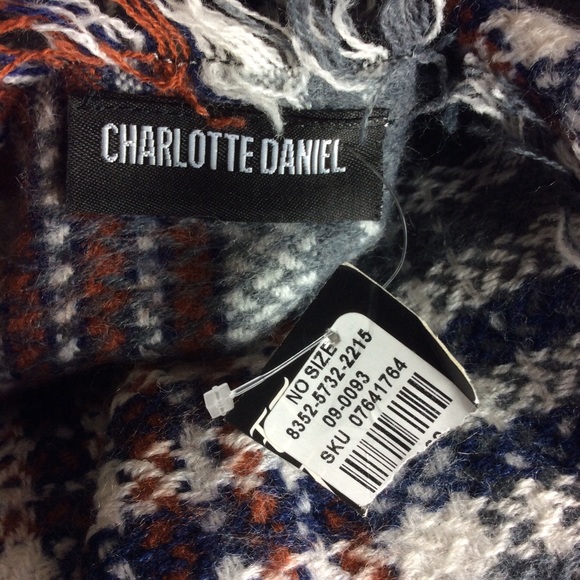 NWT Charlotte Daniel Wrap or Oversized Scarf! - Picture 5 of 5